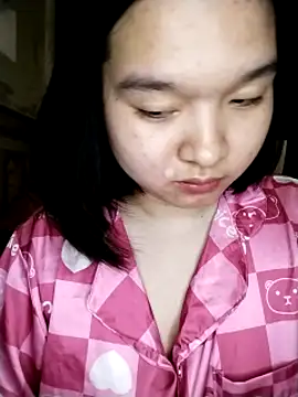 Snapshot of Thomgdee chatting on 03-05-25, 01:39 Thomgdee online show from 03-05-25, 01:39