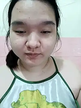 Snapshot of Thomgdee chatting on 12-14-25, 10:43 Thomgdee online show from 12-14-25, 10:43