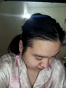 Snapshot of Thomgdee chatting on 10-22-25, 01:38 Thomgdee online show from 10-22-25, 01:38