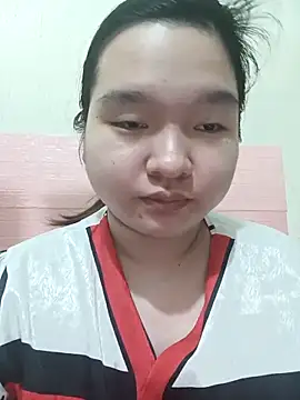 Snapshot of Thomgdee chatting on 12-04-25, 01:37 Thomgdee online show from 12-04-25, 01:37