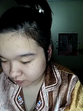 Snapshot of Thomgdee chatting on 10-14-25, 12:33 Thomgdee online show from 10-14-25, 12:33