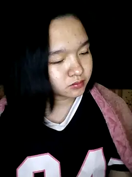 Snapshot of Thomgdee chatting on 02-24-25, 01:21 Thomgdee online show from 02-24-25, 01:21