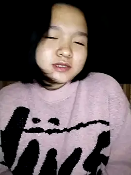 Snapshot of Thomgdee chatting on 02-19-25, 01:17 Thomgdee online show from 02-19-25, 01:17