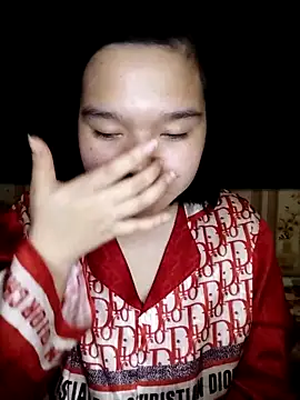 Snapshot of Thomgdee chatting on 02-19-25, 10:12 Thomgdee online show from 02-19-25, 10:12