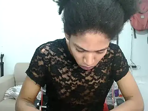 Snapshot of miriam775 chatting on 09-25-25, 11:16 miriam775 online show from 09-25-25, 11:16