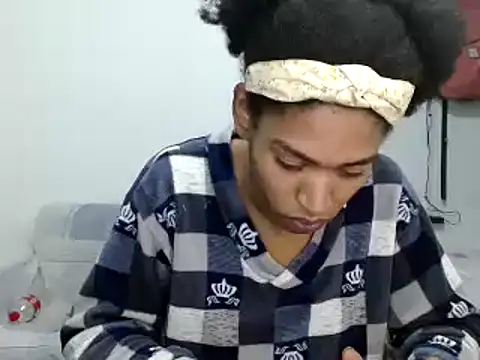 Snapshot of miriam775 chatting on 10-15-25, 04:04 miriam775 online show from 10-15-25, 04:04