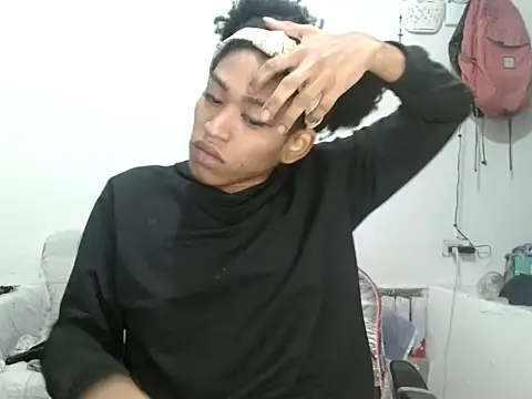 Snapshot of miriam775 chatting on 10-01-25, 10:52 miriam775 online show from 10-01-25, 10:52