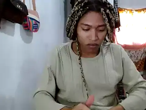 Snapshot of miriam775 chatting on 02-24-25, 03:42 miriam775 online show from 02-24-25, 03:42