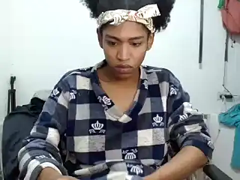 Snapshot of miriam775 chatting on 09-08-25, 02:38 miriam775 online show from 09-08-25, 02:38