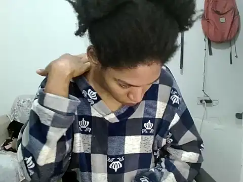 Snapshot of miriam775 chatting on 09-26-25, 10:55 miriam775 online show from 09-26-25, 10:55