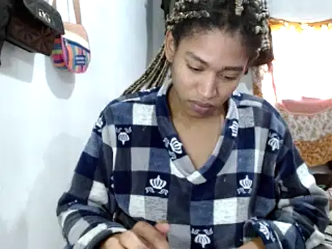 Snapshot of miriam775 chatting on 02-25-25, 05:30 miriam775 online show from 02-25-25, 05:30