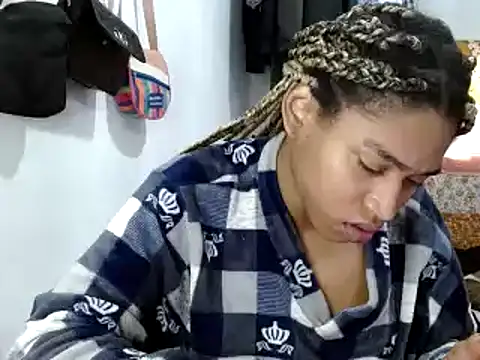 Snapshot of miriam775 chatting on 02-19-25, 03:05 miriam775 online show from 02-19-25, 03:05