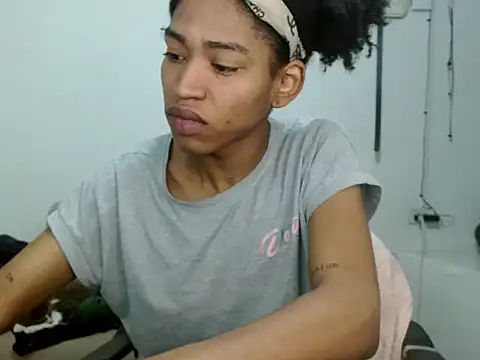 Snapshot of miriam775 chatting on 09-29-25, 11:16 miriam775 online show from 09-29-25, 11:16