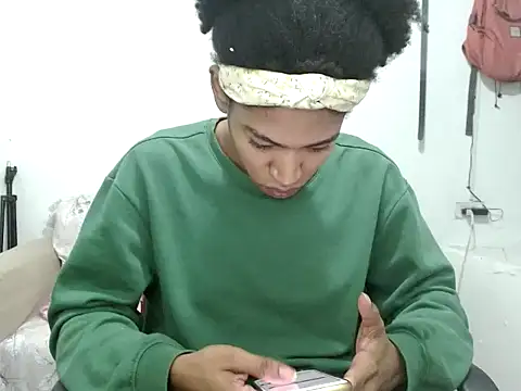 Snapshot of miriam775 chatting on 09-20-25, 11:15 miriam775 online show from 09-20-25, 11:15