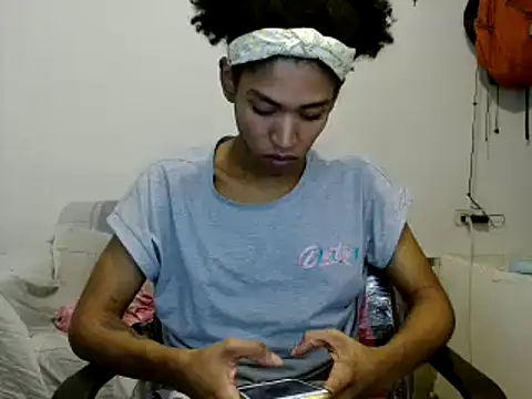 Snapshot of miriam775 chatting on 10-02-25, 05:27 miriam775 online show from 10-02-25, 05:27