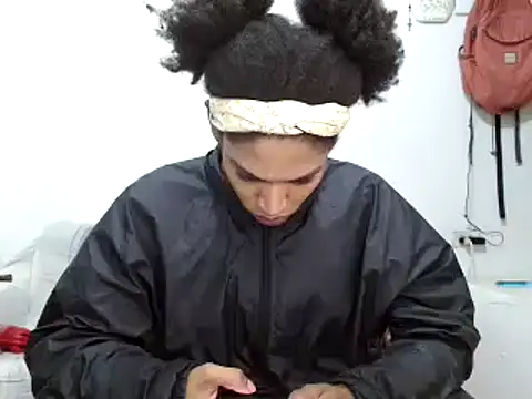 Snapshot of miriam775 chatting on 10-09-25, 11:22 miriam775 online show from 10-09-25, 11:22