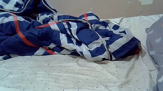 Just Karu online show from 07-18-26, 10:40