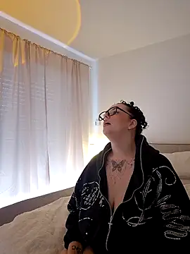 Jujuicy 97 online show from 03-29-26, 10:39