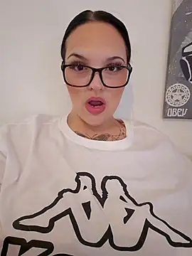 Jujuicy 97 online show from 04-12-26, 07:22