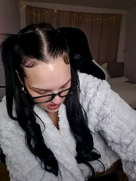 Snapshot of Jujuicy_97 chatting on 12-17-25, 08:25 Jujuicy 97 online show from 12-17-25, 08:25