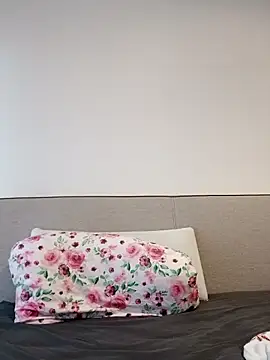 Snapshot of Jujuicy_97 chatting on 11-14-25, 08:18 Jujuicy 97 online show from 11-14-25, 08:18