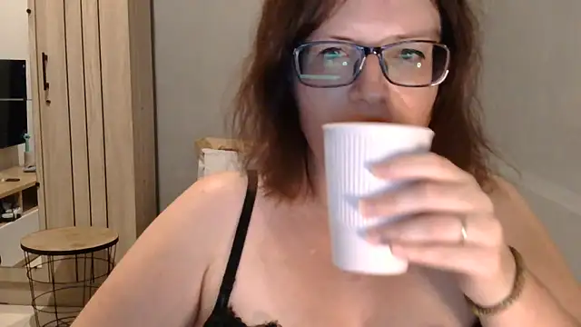 CrimsonMistress online show from 10-10-25, 10:10