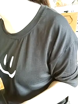 JasminePham online show from 11-05-25, 12:58