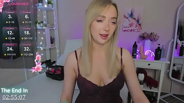 Snapshot of MissLisaX chatting on 10-02-25, 10:07 MissLisaX online show from 10-02-25, 10:07