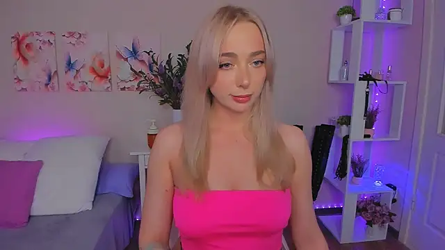 Snapshot of MissLisaX chatting on 05-31-26, 10:10 MissLisaX online show from 05-31-26, 10:10