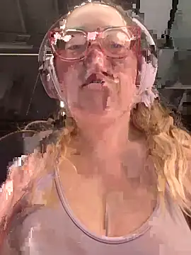 Snapshot of brooklynivy chatting on 10-03-25, 11:34 brooklynivy online show from 10-03-25, 11:34