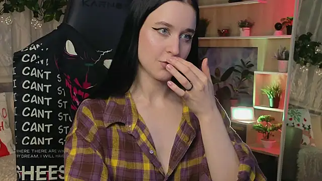 KiraLiLime online show from 03-04-25, 06:50