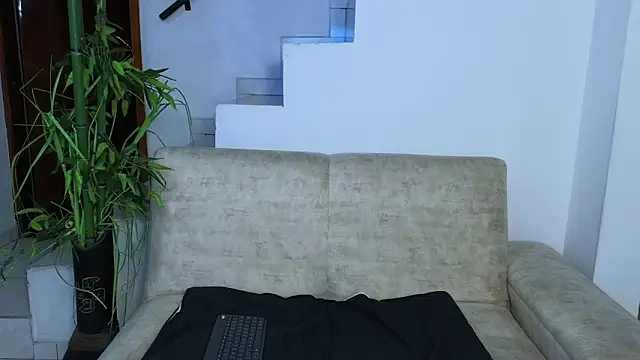 Lorenne Miller online show from 03-05-26, 05:37