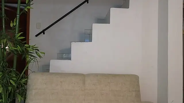 Lorenne Miller online show from 10-01-25, 03:33