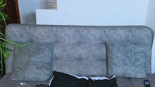 Lorenne Miller online show from 03-18-25, 05:12