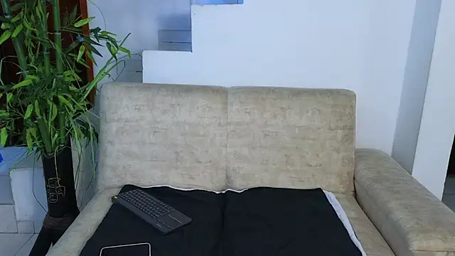 Lorenne Miller online show from 03-25-26, 03:39