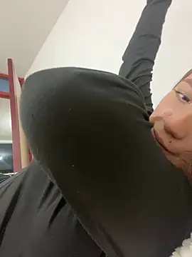 Snapshot of _KarolSmith chatting on 02-04-25, 01:02  KarolSmith online show from 02-04-25, 01:02