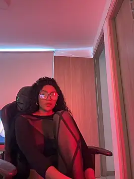 Snapshot of Jessie-pradoo chatting on 11-02-25, 06:35 Jessie-pradoo online show from 11-02-25, 06:35