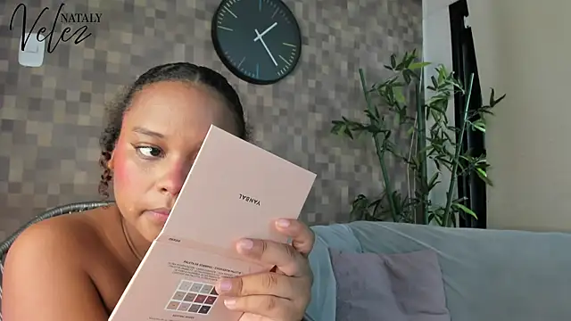 nataly velez online show from 11-21-25, 07:13