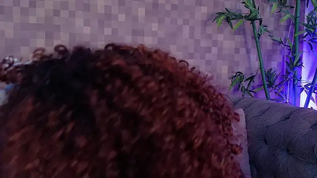 nataly velez online show from 11-24-25, 07:14