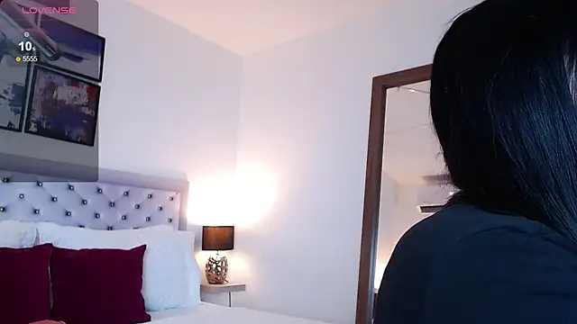 sarascottt online show from 11-28-25, 03:34