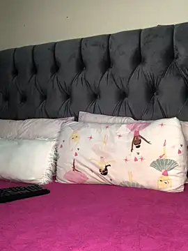 Anaelle24 online show from 04-03-26, 07:04