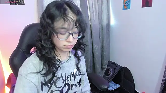 Snapshot of indra_cam chatting on 05-29-26, 10:16 indra cam online show from 05-29-26, 10:16
