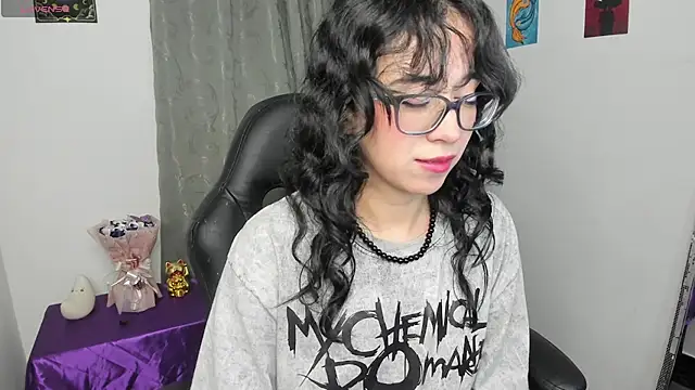Snapshot of indra_cam chatting on 05-31-26, 03:12 indra cam online show from 05-31-26, 03:12