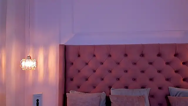 mia schwarz online show from 09-26-25, 10:27