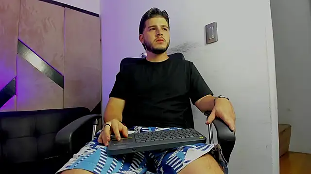 danielclarton1 online show from 10-06-25, 11:16