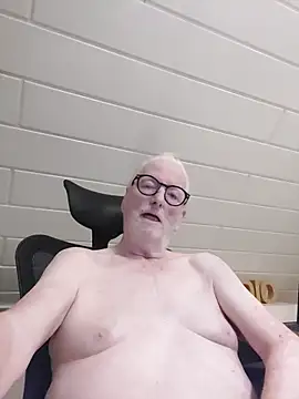 Greyhound70 online show from 11-07-25, 04:44