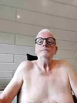 Greyhound70 online show from 10-01-25, 03:05