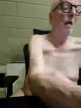 Greyhound70 online show from 09-29-25, 09:20