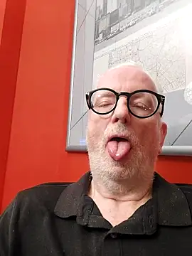 Greyhound70 online show from 02-22-26, 06:53