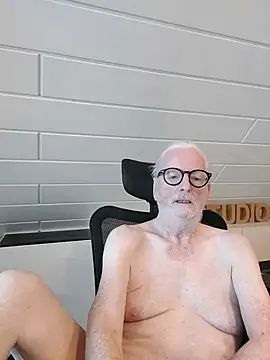 Greyhound70 online show from 11-12-25, 10:08